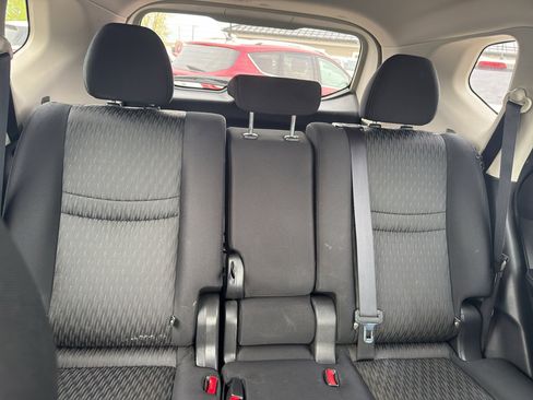 Used 2017 Nissan Rogue SV FWD image 12
