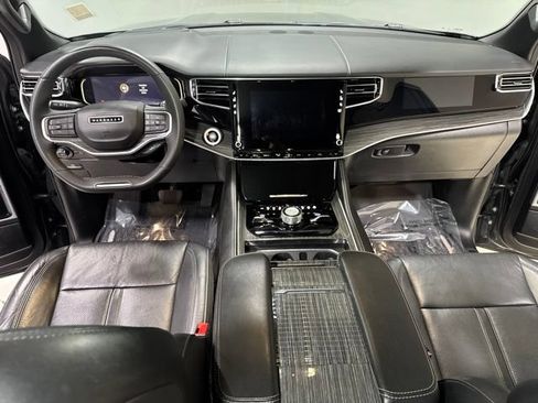 Used 2022 Jeep Wagoneer Series II w/ Convenience Group I AWD/4WD image 3