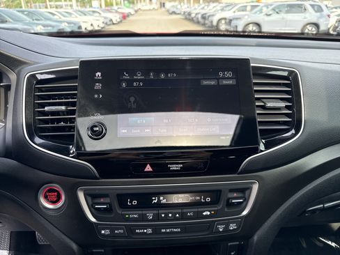 Certified 2025 Honda Passport TrailSport image 23