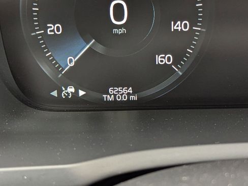 Used 2020 Volvo XC90 T5 Momentum w/ Protection Package Premier image 20