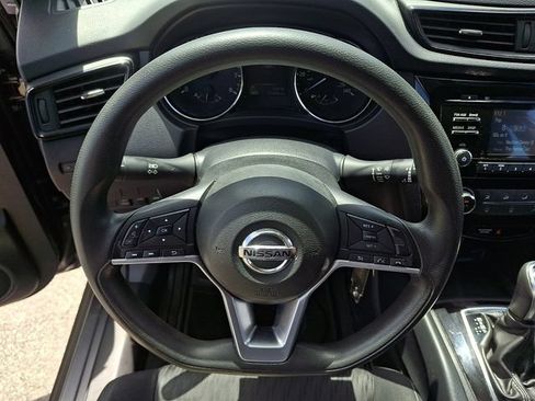 Used 2017 Nissan Rogue S AWD/4WD image 18