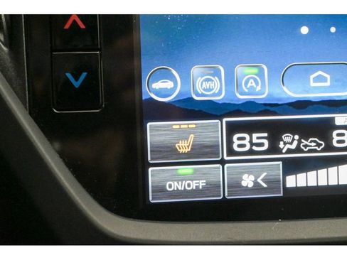 Used 2025 Subaru Forester Premium image 27