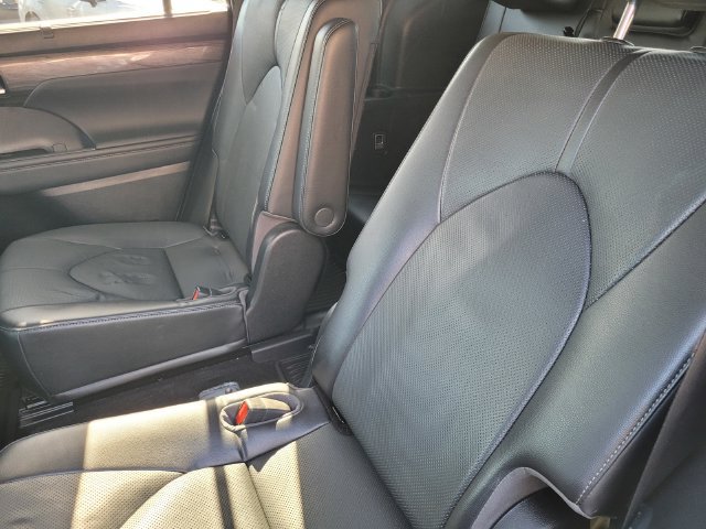 Used 2023 Toyota Highlander Limited AWD/4WD image 13