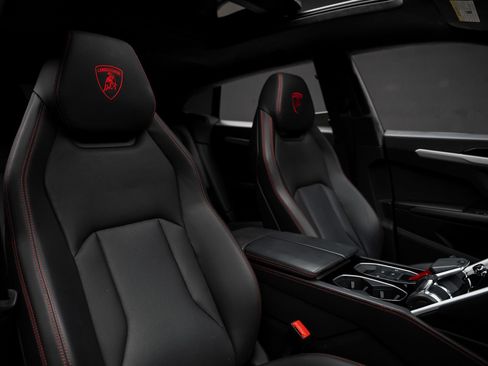 Used 2019 Lamborghini Urus AWD/4WD image 63