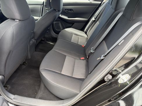 Used 2025 Nissan Sentra SV FWD image 30