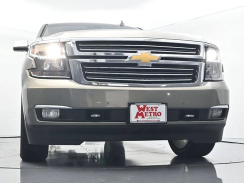 Used 2019 Chevrolet Suburban Premier AWD/4WD image 34