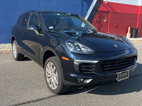 Used 2017 Porsche Cayenne S AWD/4WD image 7