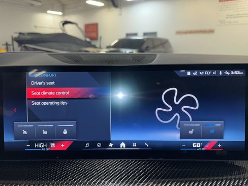 Used 2025 BMW X6 M60i w/ Executive Package image 15