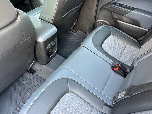 Used 2021 Chevrolet Colorado Z71 w/ Z71 Midnight Edition image 14