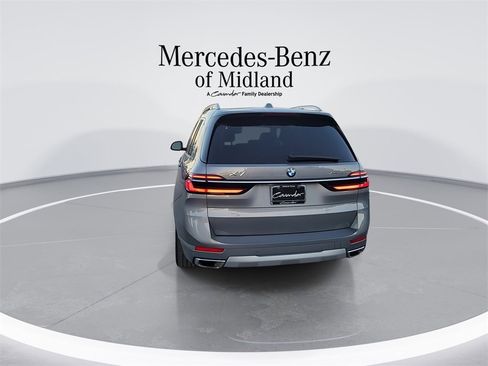 Used 2024 BMW X7 xDrive40i image 7