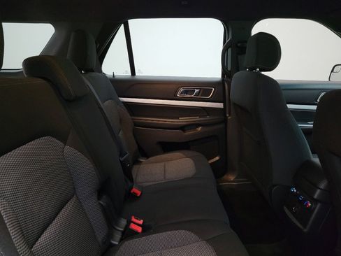 Used 2017 Ford Explorer XLT w/ Equipment Group 201A image 19
