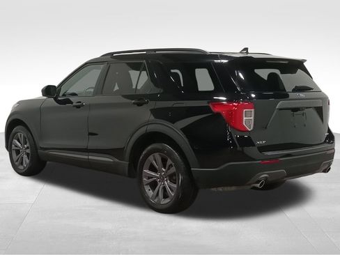 Certified 2023 Ford Explorer XLT w/ Equipment Group 202A AWD/4WD image 8