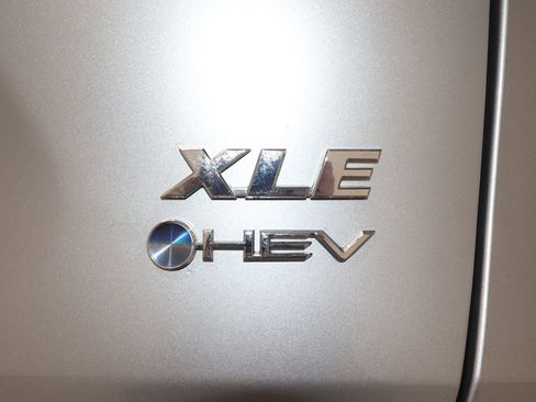 Used 2025 Toyota RAV4 XLE image 35