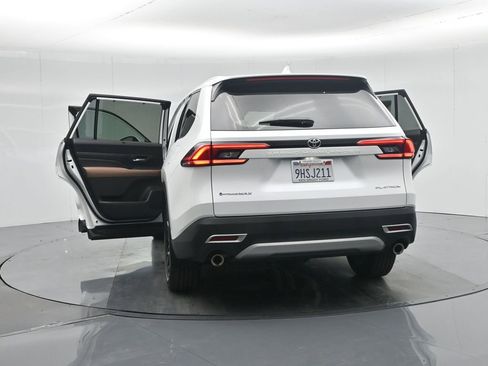 Used 2024 Toyota Grand Highlander AWD Hybrid image 36