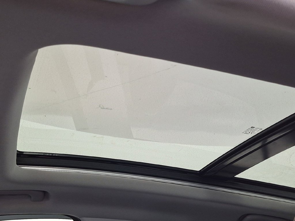 Certified 2022 GMC Terrain AT4 w/ Infotainment Package II AWD/4WD image 31