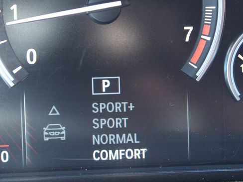 Used 2011 BMW 750i RWD image 18