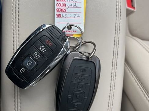 Used 2017 Lincoln MKC Reserve image 47