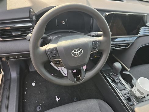 Used 2026 Toyota Camry LE FWD image 17