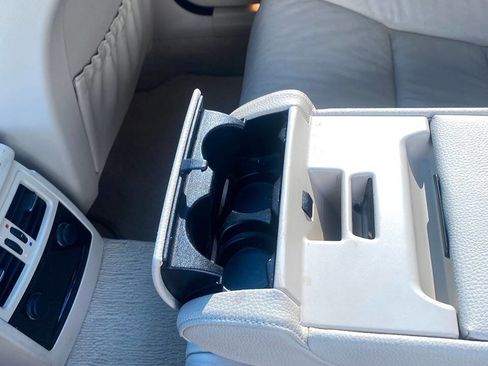 Used 2010 BMW 535i xDrive Wagon AWD/4WD image 19