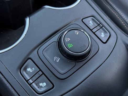 Used 2019 GMC Terrain SLT w/ Preferred Package image 21