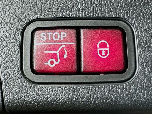 Certified 2021 Mercedes-Benz GLB 250 4MATIC image 34