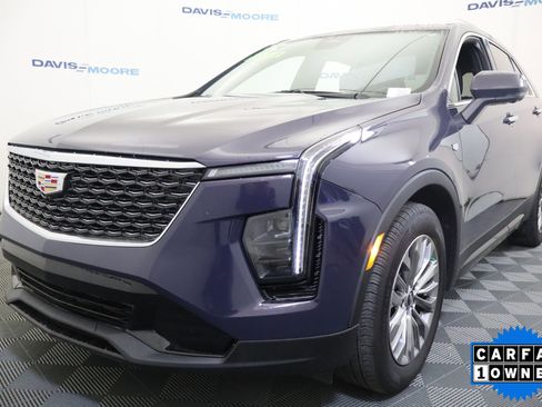 Used 2025 Cadillac XT4 Premium Luxury image 11