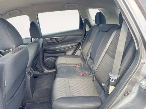 Used 2019 Nissan Rogue S image 13