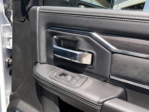 New 2026 RAM 2500 Laramie AWD/4WD image 15