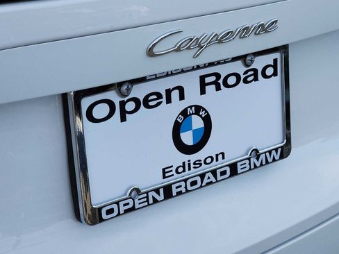 Used 2022 Porsche Cayenne Platinum Edition image 30