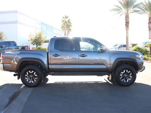 Used 2022 Toyota Tacoma TRD Off-Road image 10