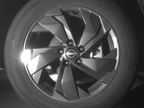 Used 2025 Nissan Rogue SV image 13