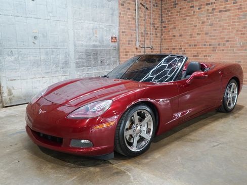 Used 2007 Chevrolet Corvette Coupe w/ Preferred Equipment Group RWD image 38