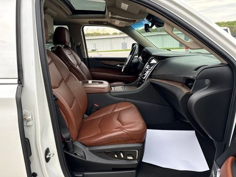 Used 2019 Cadillac Escalade Premium Luxury AWD/4WD image 49