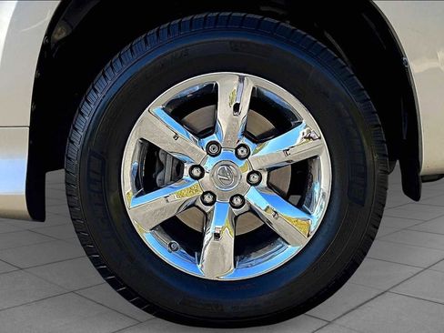 Used 2013 Lexus GX 460 image 10