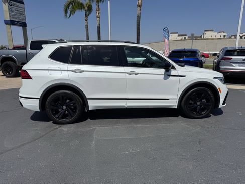 Used 2024 Volkswagen Tiguan SE R-Line FWD image 11