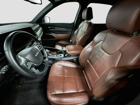 Used 2024 Kia Telluride EX w/ EX Captain's Chair Package AWD/4WD image 22
