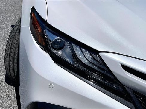 Used 2022 Toyota Camry XSE w/ Navigation Package image 32