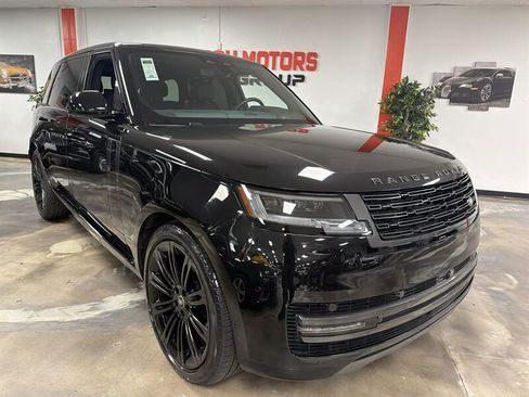 Used 2024 Land Rover Range Rover Long Wheelbase SE AWD/4WD image 1