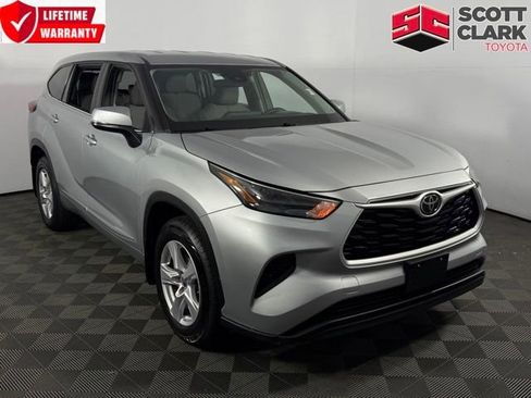 Used 2022 Toyota Highlander L image 1