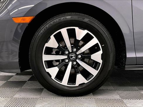 Used 2025 Honda Odyssey EX-L image 10