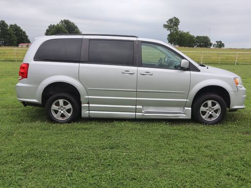 Used 2011 Dodge Grand Caravan Mainstreet w/ PWR Convenience Group FWD image 14