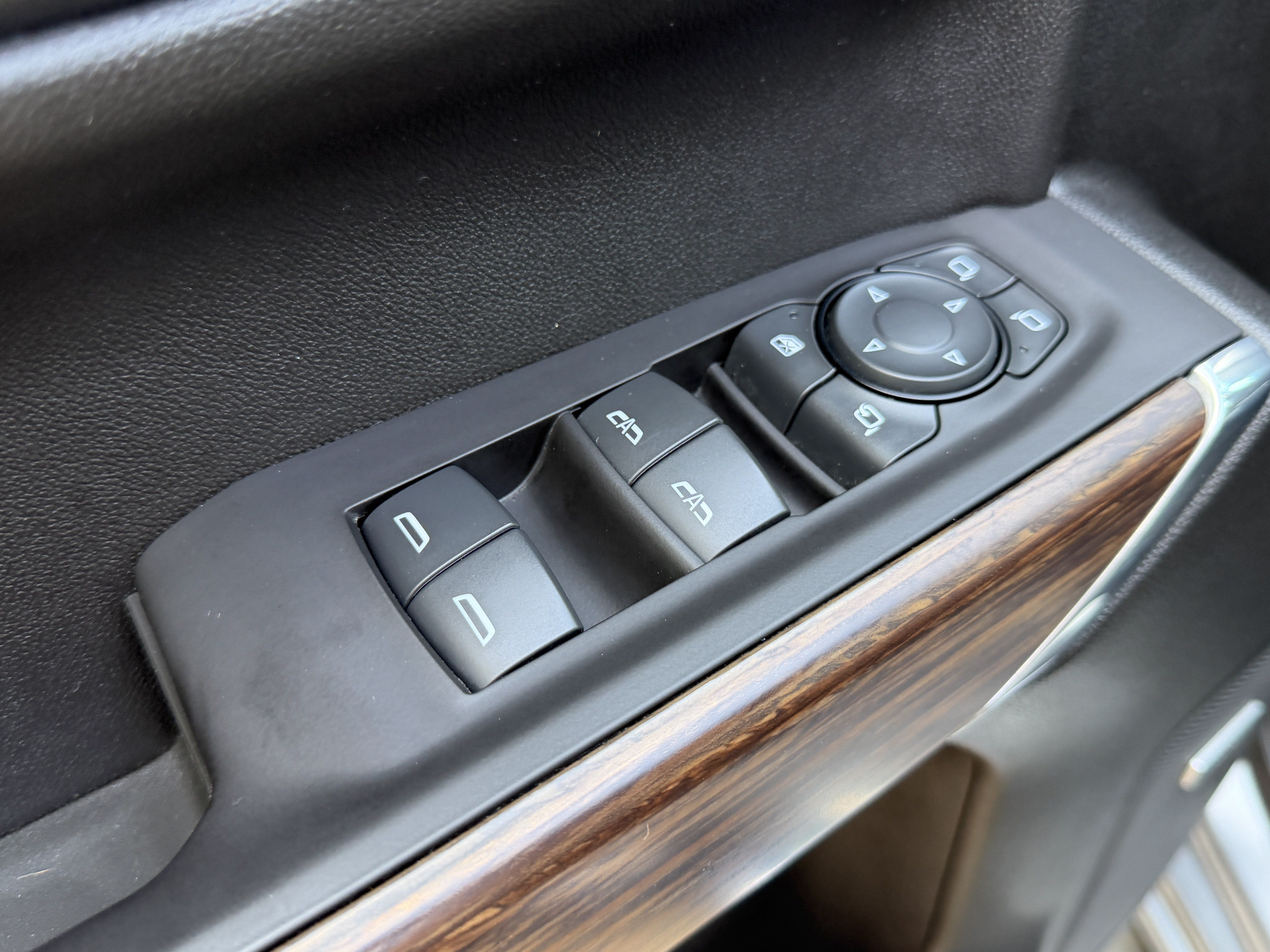 Used 2021 Chevrolet Silverado 1500 High Country w/ Technology Package AWD/4WD image 13