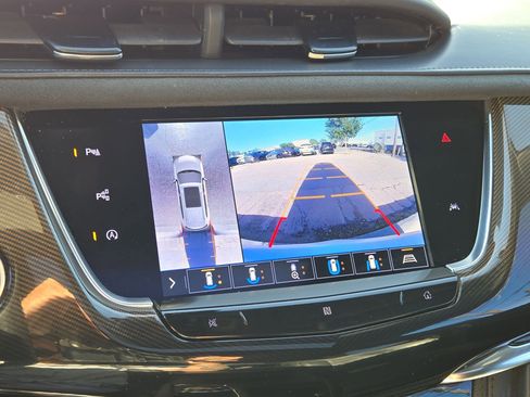 Used 2020 Cadillac XT6 Premium Luxury w/ Platinum Package FWD image 18