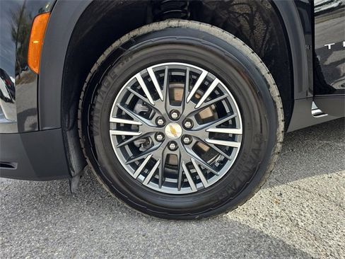 Used 2024 Chevrolet Traverse LT image 29