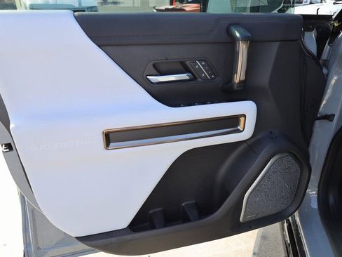 Used 2024 GMC Hummer EV 3X w/ LPO, Illumination Package image 10