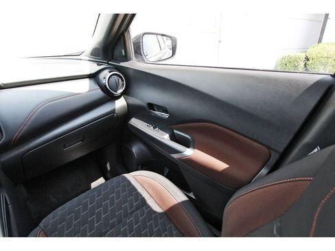 Used 2023 Nissan Kicks SR FWD image 8