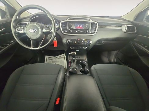 Used 2016 Kia Sorento FWD w/ LX Convenience Package image 10