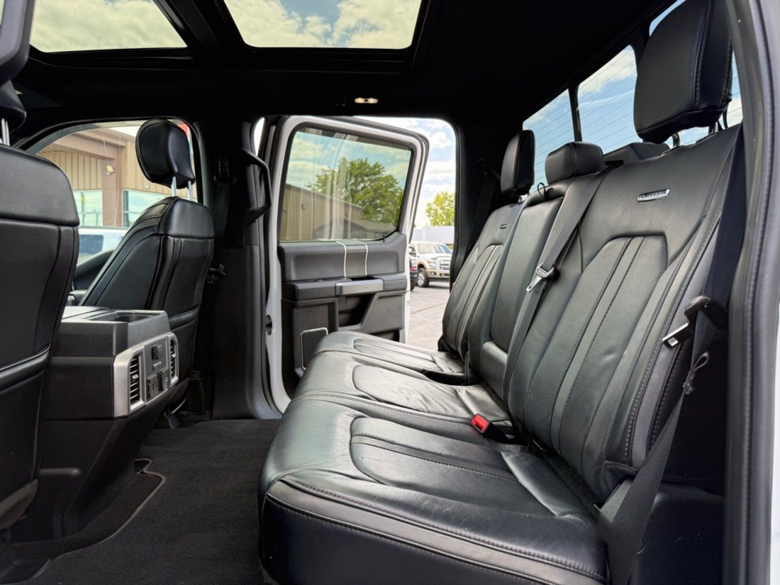 Used 2019 Ford F350 Platinum w/ Platinum Ultimate Package AWD/4WD image 32