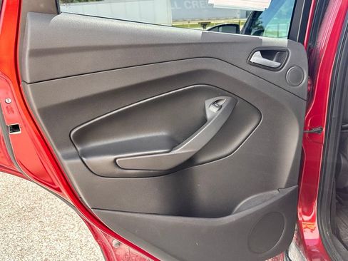 Used 2015 Ford Escape SE w/ SE Chrome Package FWD image 18