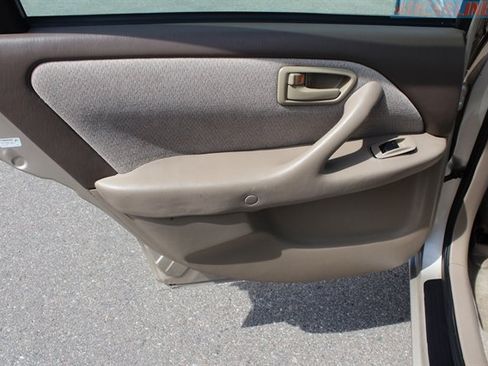 Used 2001 Toyota Camry CE image 18